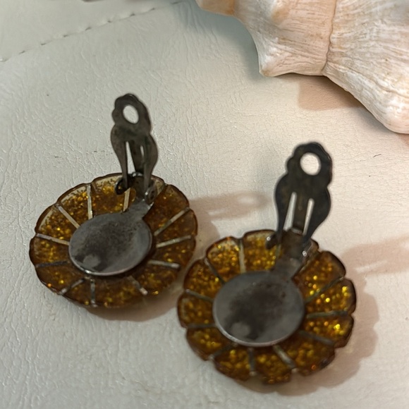 Vintage Clip On Earrings-Sparky Gold Toned Resin - Picture 7 of 15